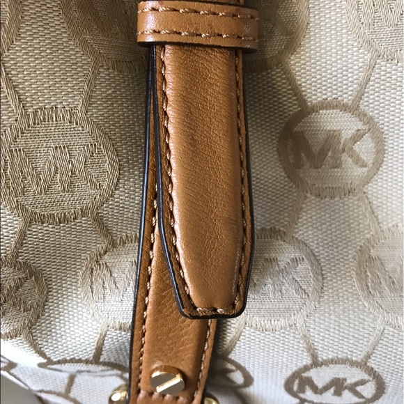 Michael Kors Purse - Picture 5 of 7